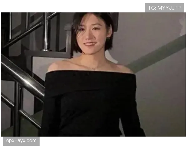 叶诗文训练完直接拎爱马仕去吃夜宵？